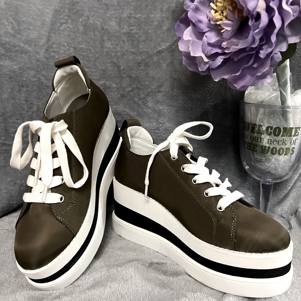 Steve Madden Wedge Sneakers size 6.5 M